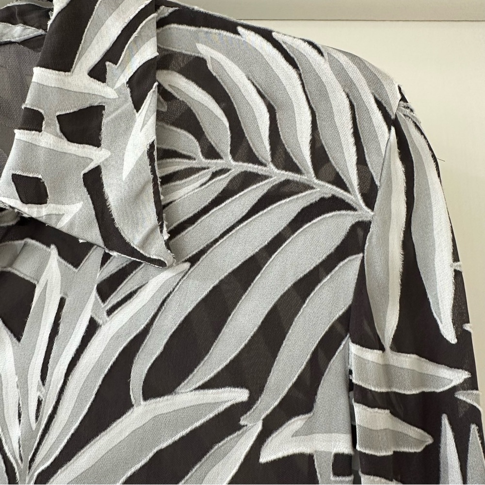 Vintage Mondi Gray & Black Tropical Leaf Pattern Button Down Silk Shirt, Size L - Picture 2 of 9